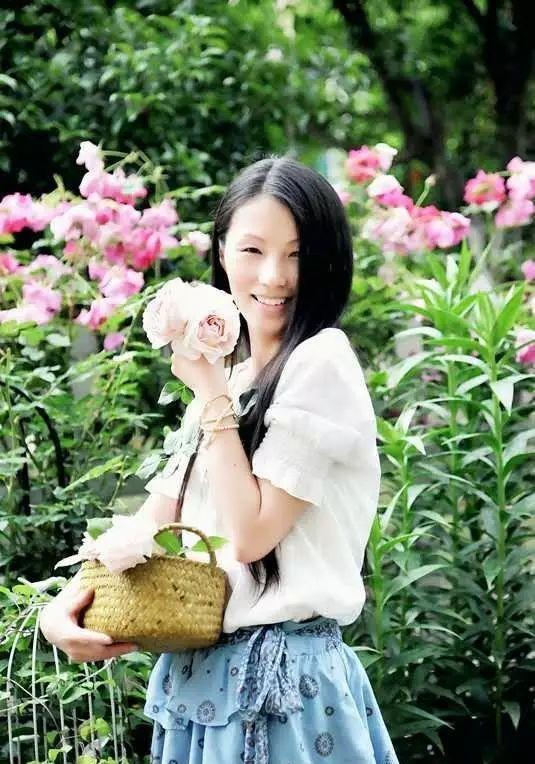 亚洲国产成人精品无码区花野真一:03-12-15-20-35-43R：03,探索亚洲国产成人精品的无码区——花野真一的独特魅力（03-12-15-20-35-43R）