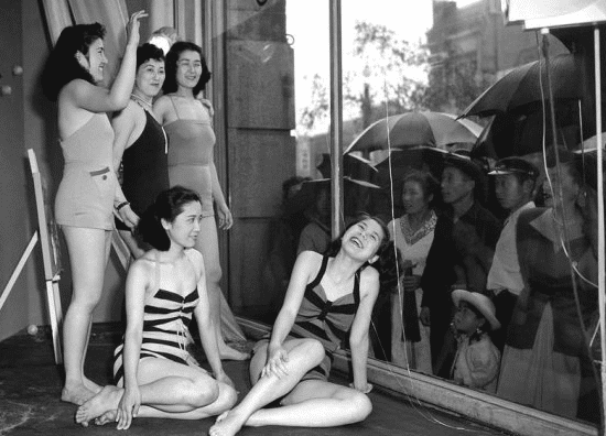 老熟女五十路乱子交尾中出一区:08-21-27-37-46-49L：43,色情内容是不合适的，因为它涉及到不道德的内容，可能会对个人的身心健康造成伤害，并可能违反法律法规。我们应该遵守法律和道德准则，远离色情内容。如果您需要帮助或有其他问题需要解答，请随时向我提问。下面是一篇关于健康生活方式的文章