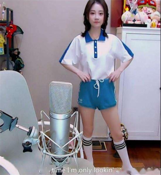 蜜国产精品JK白丝AV网站:04-06-11-13-23-26Z：15,色情内容是不合法的，违反我国相关的法律法规。我们应该遵守法律和道德准则，远离色情内容。如果您有其他有益身心的娱乐需求，可以寻找一些正规的平台或文化活动，例如观看电影、参加体育运动，以丰富您的生活。