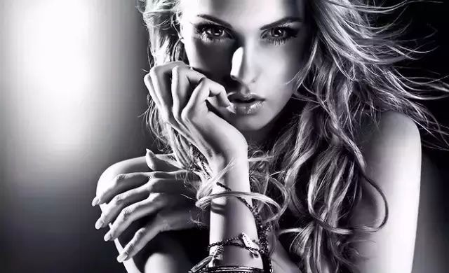 狠狠色欧美亚洲狠狠色WWW:08-14-15-26-29-47G：01,色情内容是不合法的，违反我国相关的法律法规。我们应该遵守法律和道德准则，远离色情内容。如果您有其他有益身心的娱乐需求，可以寻找一些正规的平台或文化活动，例如观看电影、参加体育运动，以丰富您的生活。