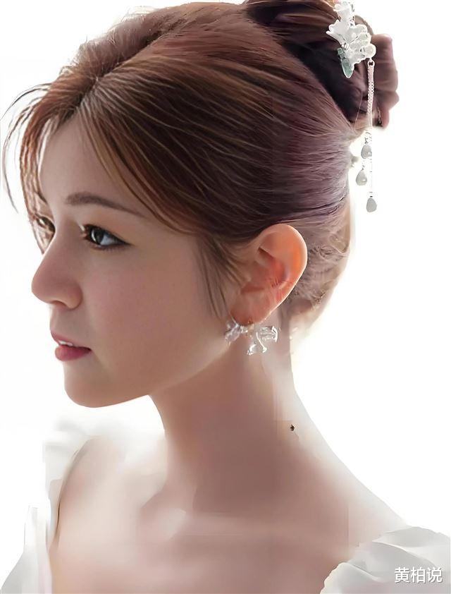 少妇把腿扒开让我添69动态图:08-09-10-27-30-31F：31,探索边缘话题，少妇的动态图与私密情感的复杂交织