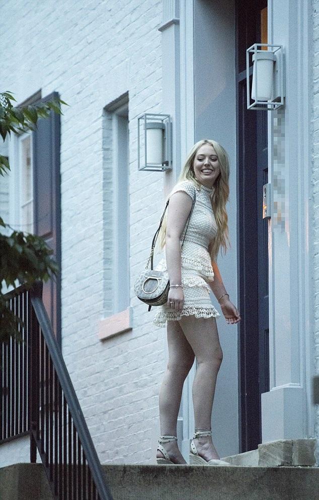 少妇下面好紧好多水真爽播放:12-32-34-41-46-47A：24,探索女性私密世界的神秘与魅力——以少妇的生理体验为例