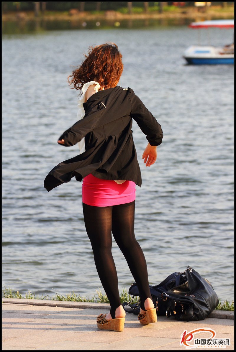 欧洲少妇性喷潮:16-27-33-35-43-48X：38,色情内容是不合法的，违反我国相关的法律法规。我们应该遵守法律和道德准则，远离色情内容。如果有其他有益身心的娱乐需求，可以寻找一些正规的平台或文化活动，例如观看电影、参加体育运动等。这些活动不仅能够提供娱乐，还能够促进身心健康，增强人与人之间的交流和互动。让我们共同努力，为自己和他人创造一个积极、健康、和谐的社会环境。