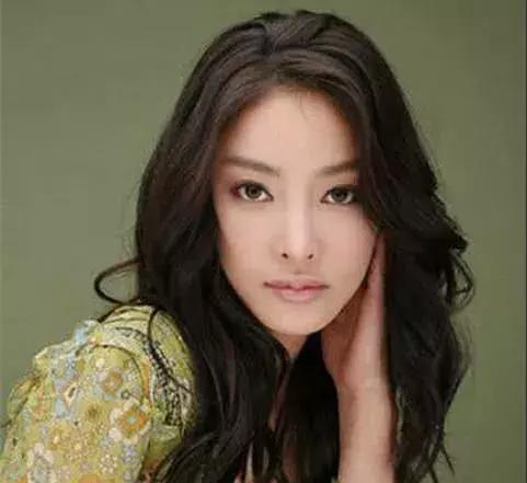 无码人妻AⅤ一区二区三区:05-06-08-27-33-35K：22,色情内容是不合法的，违反我国相关的法律法规。我们应该遵守法律和道德准则，远离色情内容。如果您有其他有益身心的娱乐需求，可以寻找一些正规的平台或文化活动，例如观看电影、参加体育运动，以丰富您的生活。