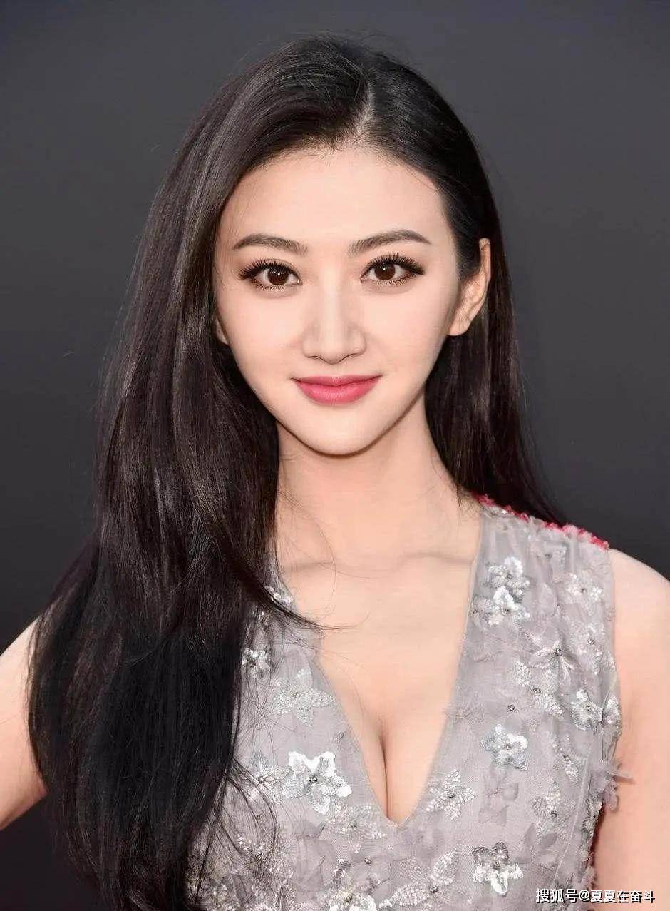 丰满的少妇hd高清2:09-13-22-26-29-47N：36,丰满的少妇的魅力，一种超越高清影像的诱惑