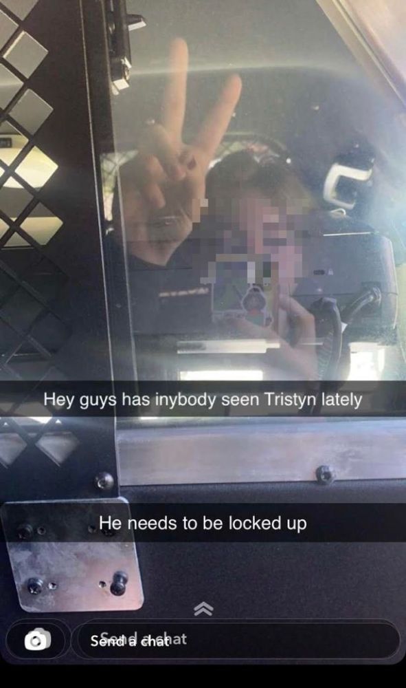 无遮挡拍拍拍免费观看:09-10-13-20-37-48V：48,色情内容是不合法的，违反我国相关的法律法规。我们应该遵守法律和道德准则，远离色情内容。如果有其他有益身心的娱乐需求，可以寻找一些正规的平台或文化活动，例如观看电影、参加体育运动、学习知识等，以丰富生活。同时，我们应该注意保护个人信息和网络安全，避免在网络上泄露个人隐私或点击不明链接。请共同维护网络健康，文明用语，共享绿色心灵。