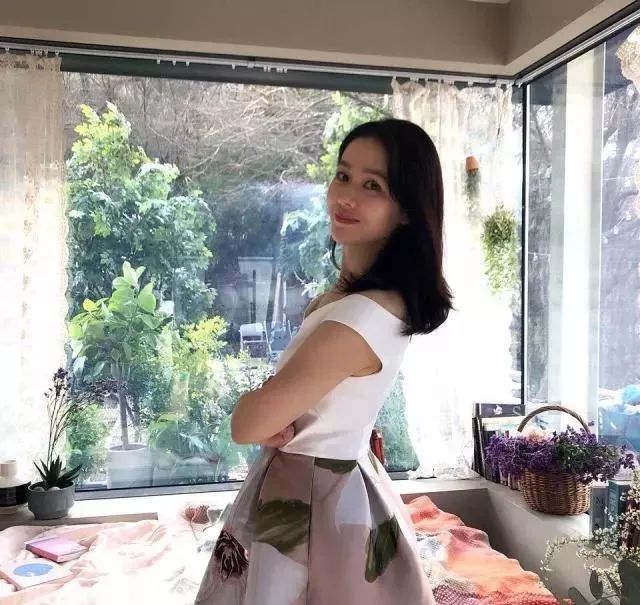 日本55丰满熟妇厨房伦:03-22-27-34-38-40A：06,日本文化中的丰满熟妇魅力，厨房里的秘密与多元审美