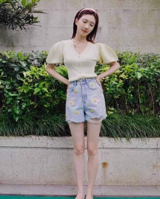 国产熟女一区二区三区:04-06-14-33-35-42M：38,探索国产熟女魅力，一区、二区、三区的独特风情与深度解读（04-06篇）