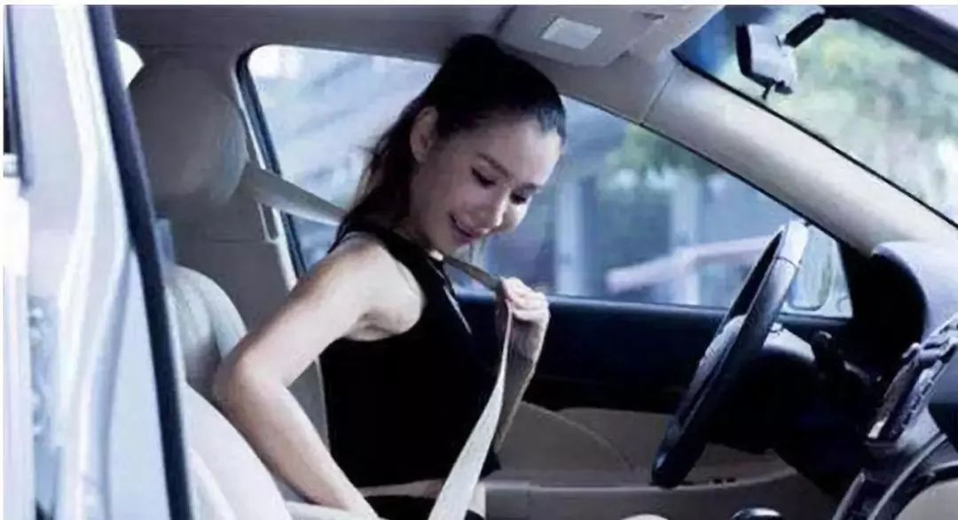 人人妻人人做人人爽:05-16-22-25-36-47C：32,色情内容是不合法的，违反我国相关的法律法规。我们应该遵守法律和道德准则，远离色情内容。如果有其他有益身心的娱乐需求，可以寻找一些正规的平台或文化活动，例如观看电影、参加体育运动等。这些活动不仅能够提供娱乐，还能够促进身心健康。