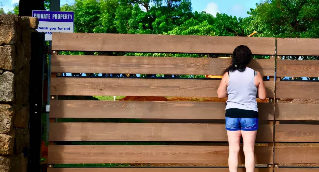 人妻无码中文专区久久AV:01-09-10-34-41-47U：31,色情内容是不合法的，违反我国相关的法律法规。我们应该遵守法律和道德准则，远离色情内容。如果有其他有益身心的娱乐需求，可以寻找一些正规的平台或文化活动，例如观看电影、参加体育运动等。这些活动不仅能够提供娱乐，还能够促进身心健康。同时，我们也应该保持积极健康的生活方式，为自己和家人创造一个更加美好的生活环境。