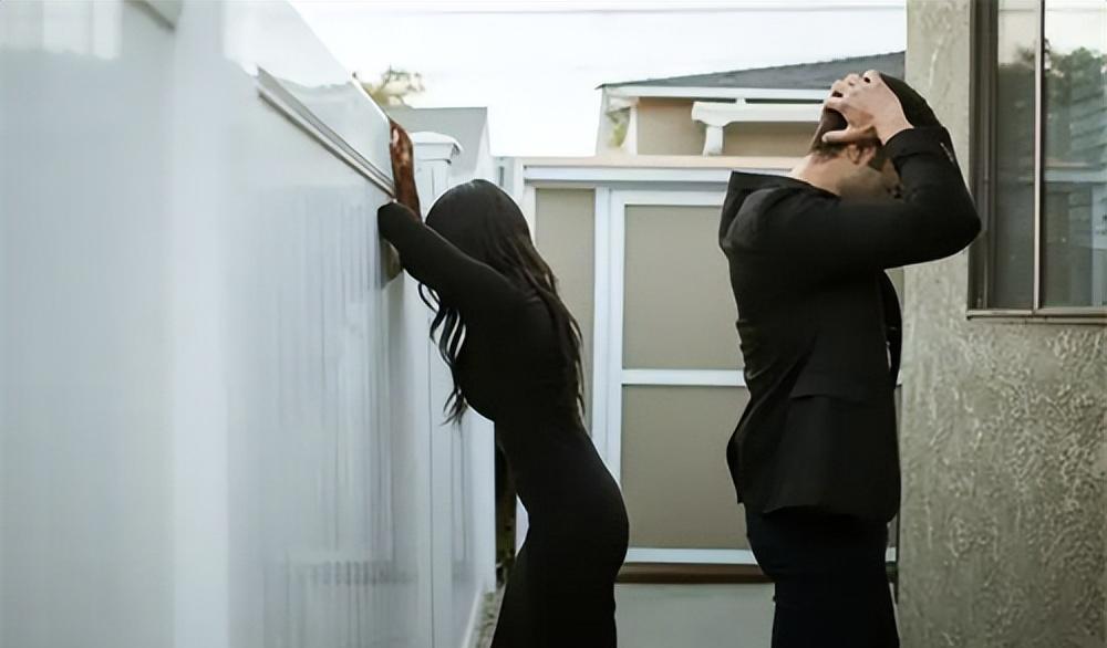 制服 丝袜 人妻 专区一本:15-23-24-32-34-40R：35,制服、丝袜与人妻专区，探索成人世界的隐秘角落（一本，15-23-24-32-34-40 R，35）