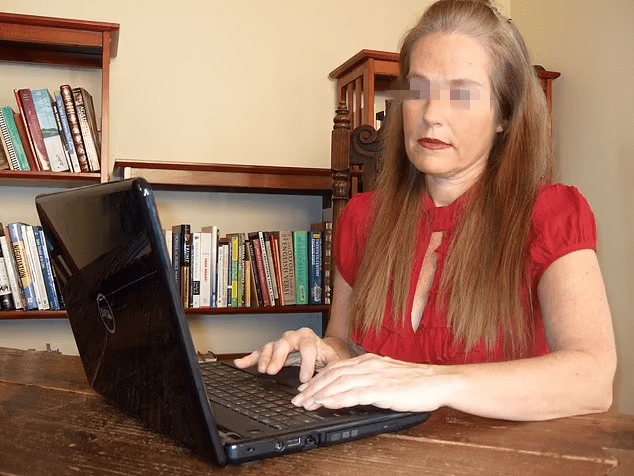 亚洲日韩精品成人AV:01-11-20-24-34-46W：34,色情内容是不合法的，违反我国相关的法律法规。我们应该遵守法律和道德准则，远离色情内容。如果有其他有益身心的娱乐需求，可以寻找一些正规的平台或文化活动，例如观看电影、参加体育运动，以丰富您的生活。