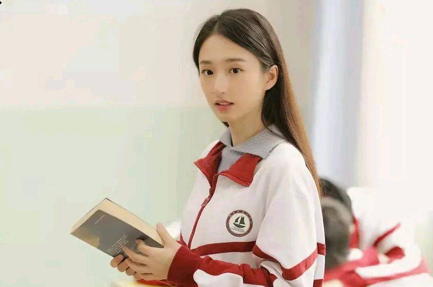 国产精品青青在线麻豆:01-04-10-11-32-38X：12,国产精品青青在线麻豆，探索中国时尚的新魅力（01-04-10-11-32-38X，12）