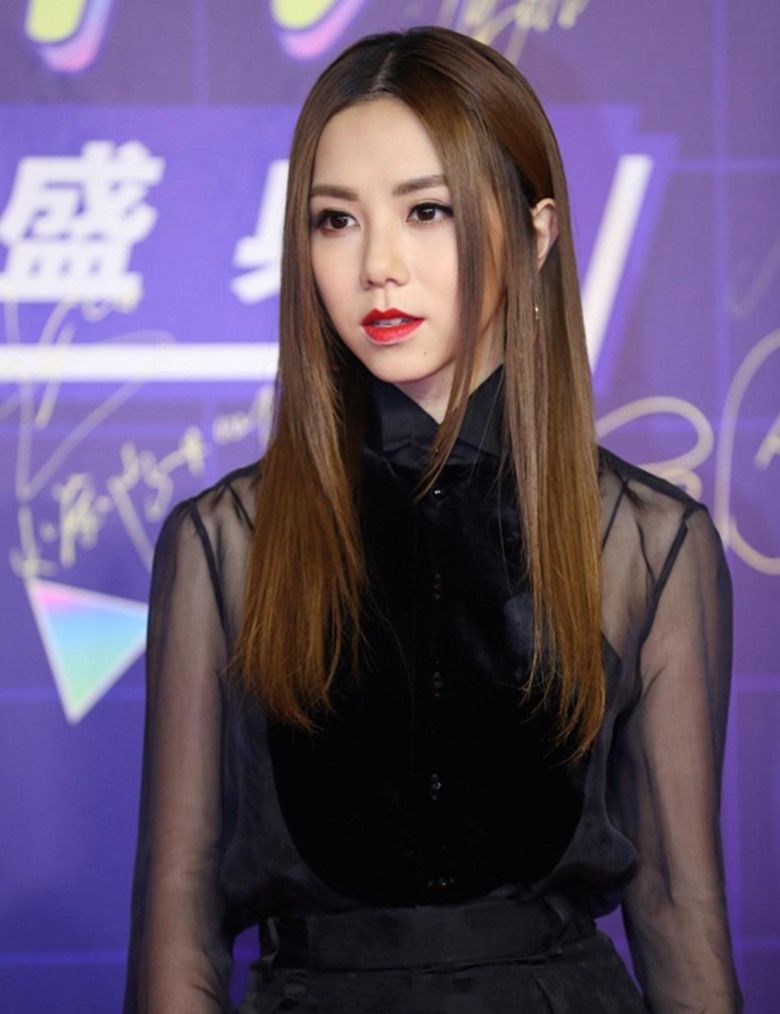 亚洲综合色婷婷在线观看:02-05-19-32-42-44R：17,亚洲综合色婷婷在线观看，探索多元文化的魅力时光