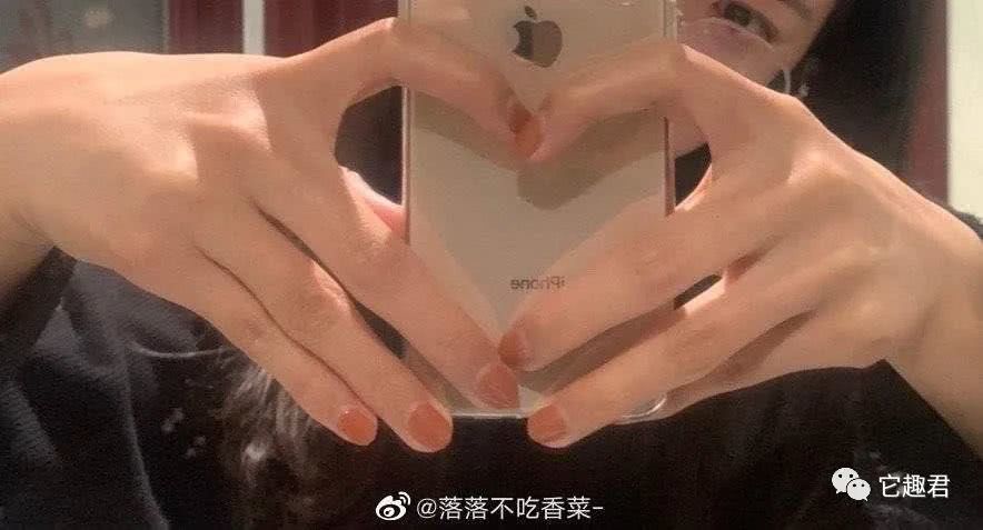 女自慰喷水免费观看WWW久久:02-05-23-29-33-44K：43,色情内容是不合法的，违反我国相关的法律法规。我们应该遵守法律和道德准则，远离色情内容。如果有其他有益身心的娱乐需求，可以寻找一些正规的平台或文化活动，例如观看电影、参加体育运动等。这些活动不仅能够提供娱乐，还能够促进身心健康。同时，我们应该保持健康的生活和娱乐方式，远离不良信息，共同维护社会的道德风尚和法律秩序。