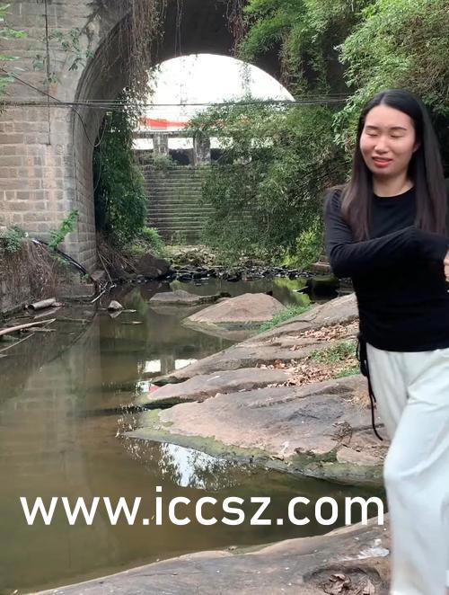 18禁止午夜福利体验区:15-18-22-32-36-44T：13,关于午夜福利体验区的探讨与反思——以特定关键词为线索