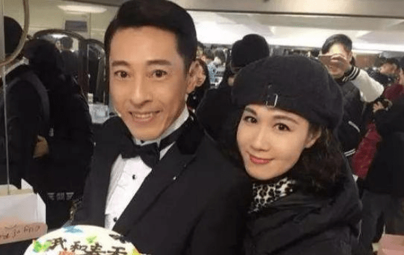 伊人久久情人综岁的合网18:02-03-06-08-20-23D：09,伊人久久情人综岁，网络情缘的交织与时间的沉淀