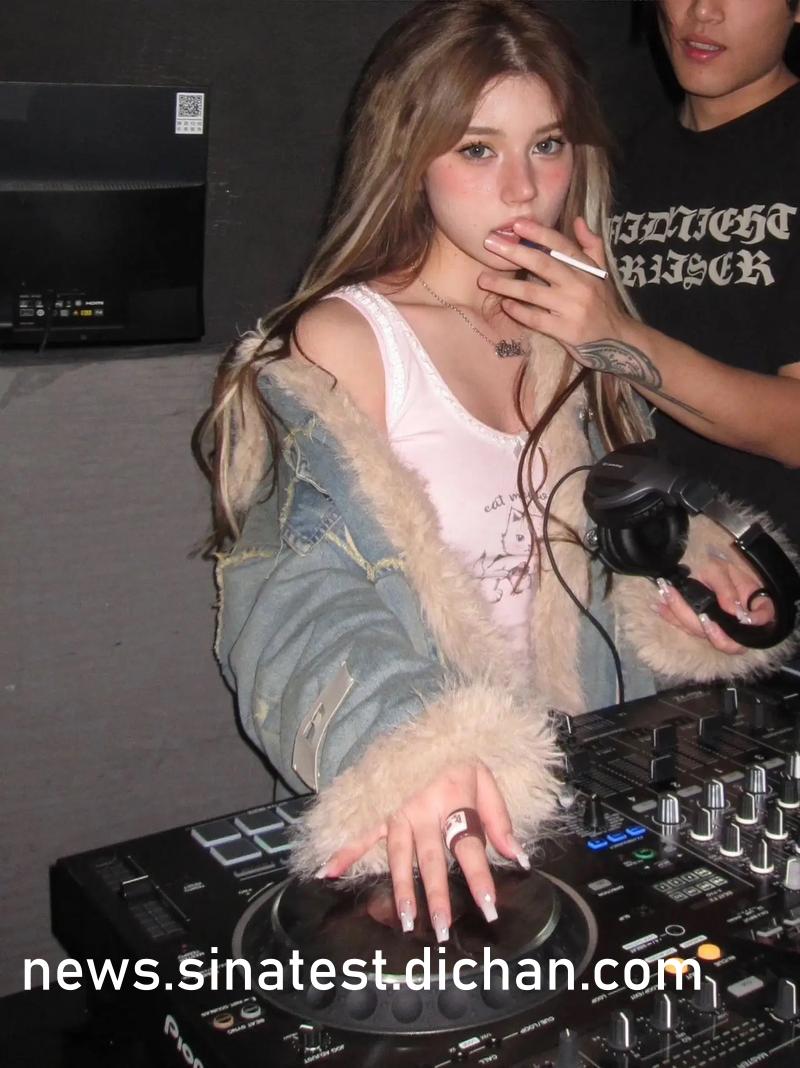 国产精品成人VA在线播放:02-18-19-24-34-48U：47,国产精品成人VA在线播放，探索中国成人娱乐产业的独特魅力与变迁