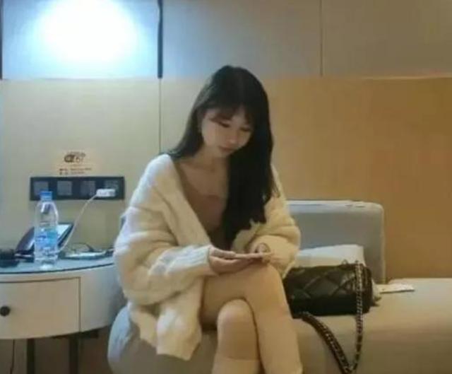 91老司机深夜福利精品视频在线观看:15-23-24-32-34-40R：35,深夜探索，老司机推荐的精品视频在线观看指南