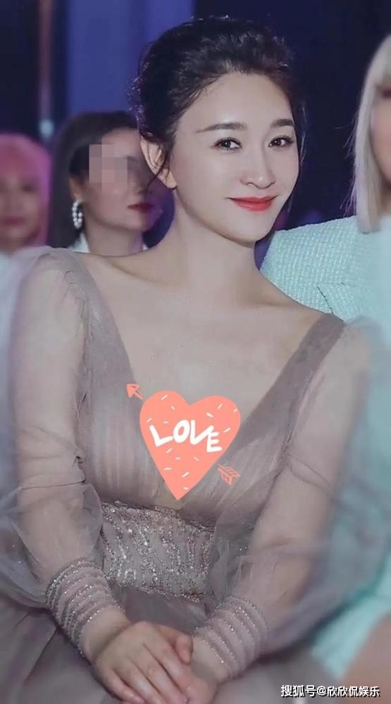 强奷漂亮雪白丰满少妇AV:01-10-12-28-31-37J：05,色情内容是不合法的，违反我国相关的法律法规。我们应该遵守法律和道德准则，远离色情内容。如果有其他有益身心的娱乐需求，可以寻找一些正规的平台或文化活动，例如观看电影、参加体育运动、学习知识等，以丰富您的生活。请注意保持健康的生活和娱乐方式。