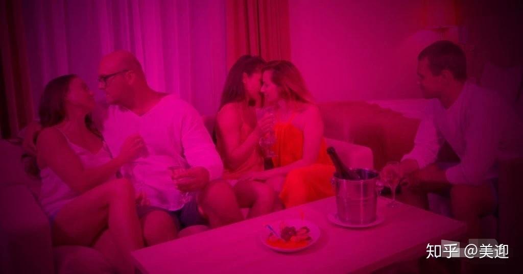 娇妻裸体交换俱乐部:25-28-39-41-44-45H：14,娇妻裸体交换俱乐部，一场道德与欲望的探讨