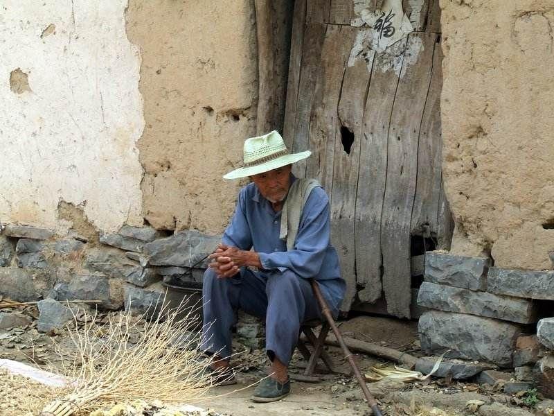 农村老熟妇乱子伦视频:03-13-20-26-39-43C：03,关于农村老熟妇乱子伦视频现象的探讨