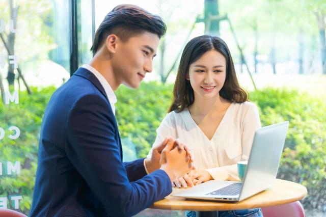 人摸人人人澡人人超碰手机版:04-16-22-29-40-49X：07,探索私密领域，人与人的微妙关系——从人摸人至超碰手机版的演变