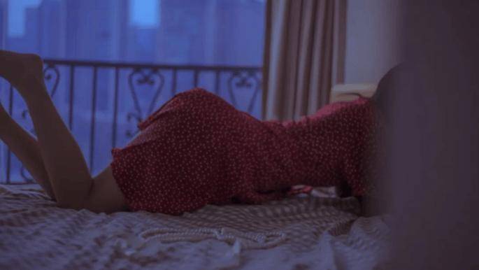 玩弄白嫩少妇xxxxx性:10-21-28-36-40-46W：15,玩弄白嫩少妇的禁忌与反思，性伦理的边界探讨