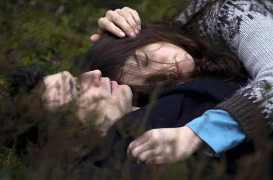 玩弄白嫩少妇xxxxx性:10-21-28-36-40-46W：15,玩弄白嫩少妇的禁忌与反思，性伦理的边界探讨