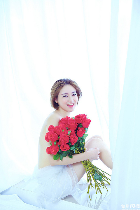 尹人香蕉久久99天天拍久女久:08-11-19-40-43-49B：36,尹人香蕉久久，探索摄影艺术中的女性魅力与数字故事