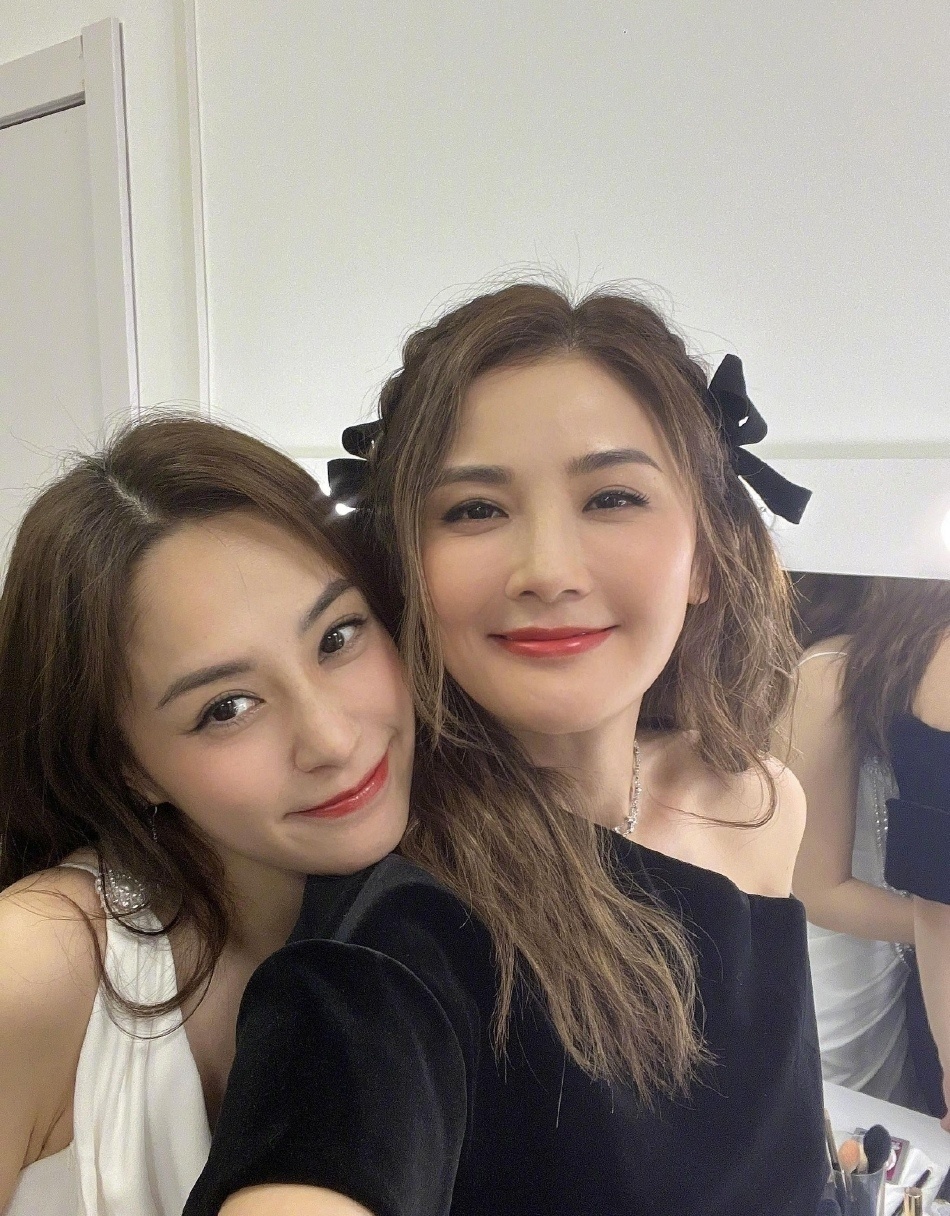 无码人妻精品一区二:19-22-29-39-40-42Y：02,色情内容是不合法的，违反我国相关的法律法规。我们应该遵守法律和道德准则，远离色情内容。如果有其他有益身心的娱乐需求，可以寻找一些正规的平台或文化活动，例如观看电影、参加体育运动等。这些活动不仅能够提供娱乐，还能够促进身心健康。