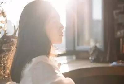 男女真人牲交a做片:09-10-29-37-44-45C：25,色情内容是不合法的，违反我国相关的法律法规。我们应该遵守法律和道德准则，远离色情内容。如果有其他有益身心的娱乐需求，可以寻找一些正规的平台或文化活动，例如观看电影、参加体育运动、学习知识等，以丰富您的生活。