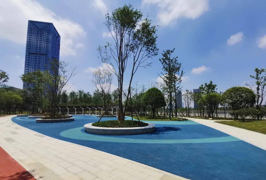 一级毛片一级毛片一级毛片看一下:15-16-24-32-35-48Q：33,色情内容是不合法的，违反我国相关的法律法规。我们应该遵守法律和道德准则，远离色情内容。如果有其他有益身心的娱乐需求，可以寻找一些正规的平台或文化活动，例如观看电影、参加体育运动、学习知识等，以丰富生活。