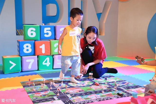 亲子乱AⅤ一区二区三区:12-14-26-28-39-49Y：21,亲子互动的成长之路，一区、二区、三区与不同年龄阶段的探索