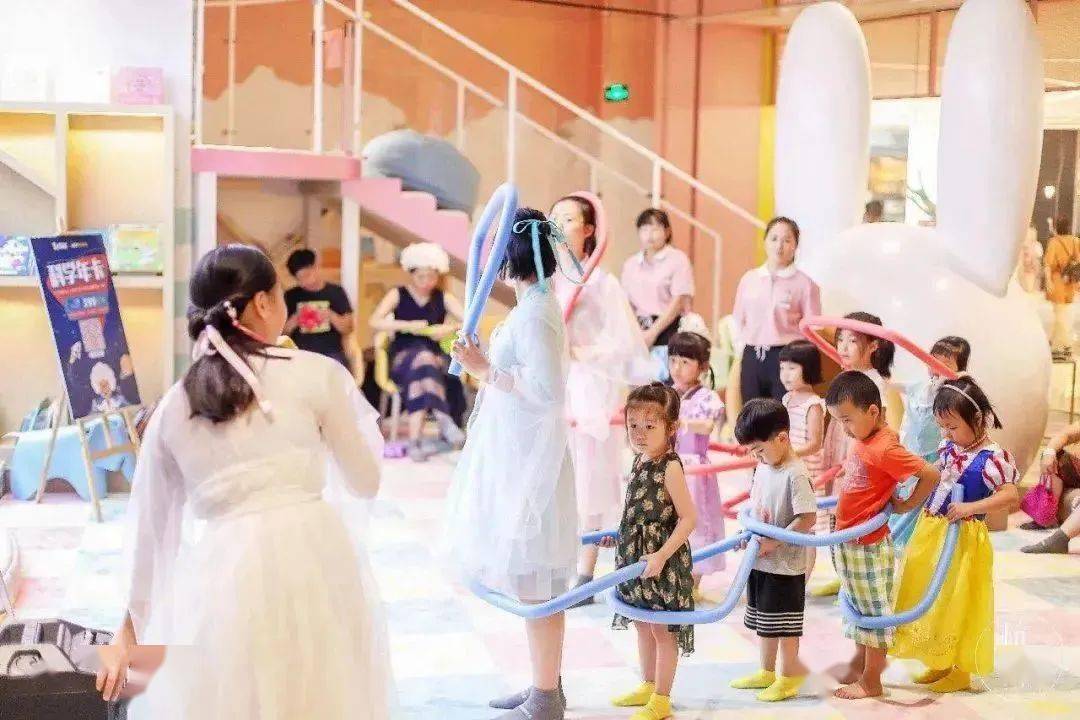 亲子乱AⅤ一区二区三区:12-14-26-28-39-49Y：21,亲子互动的成长之路，一区、二区、三区与不同年龄阶段的探索