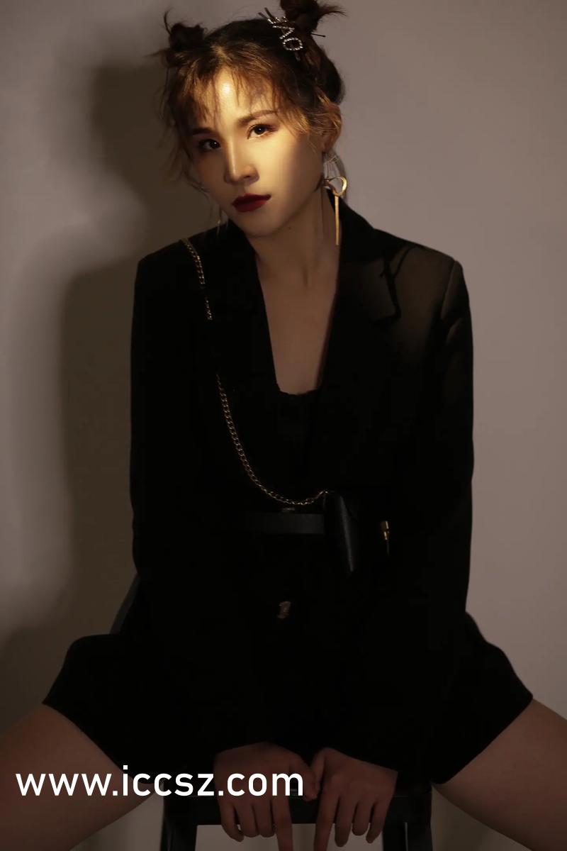 新香蕉少妇视频网站:04-06-08-14-33-42Q：13,探索新香蕉少妇视频网站，一场视觉盛宴的探寻之旅