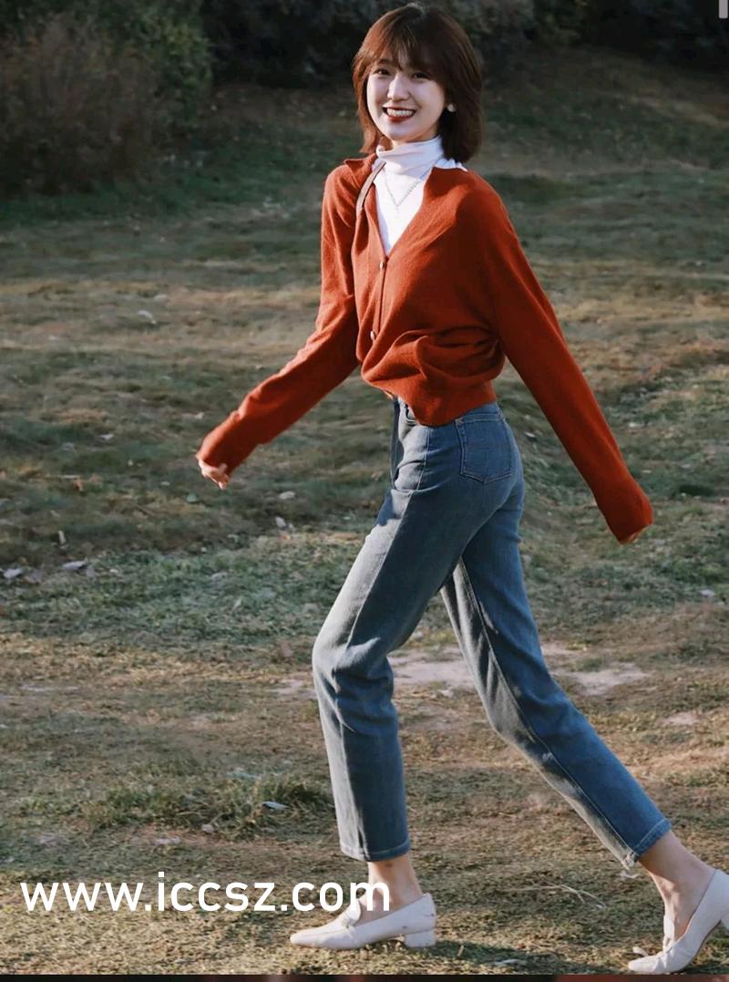 国产美女高嘲喷水流白浆视频:10-21-29-30-42-48E：35,国产美女高嘲喷水流白浆视频现象，探索背后的文化与社会影响