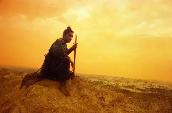 裸体女人张开两腿任你看:13-14-18-19-22-49E：28,裸体女人与文化的边界，对审美与道德的思考