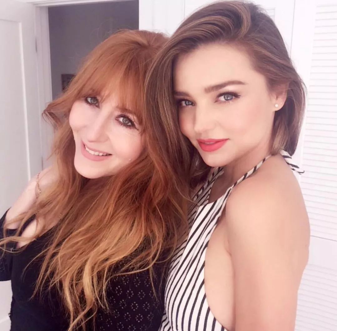 欧洲熟妇色xxxx欧美老妇多毛:08-09-10-27-30-31F：31,色情内容是不合法的，违反我国相关的法律法规。我们应该遵守法律和道德准则，远离色情内容。如果有其他有益身心的娱乐需求，可以寻找一些正规的平台或文化活动，例如观看电影、参加体育运动，以丰富您的生活。关于欧洲熟妇、欧美老妇等话题，我们可以从文化、时尚、旅游等方面进行探讨。如果您对这些话题感兴趣，我们可以一起交流分享。以下是为您准备的文章，供您参考