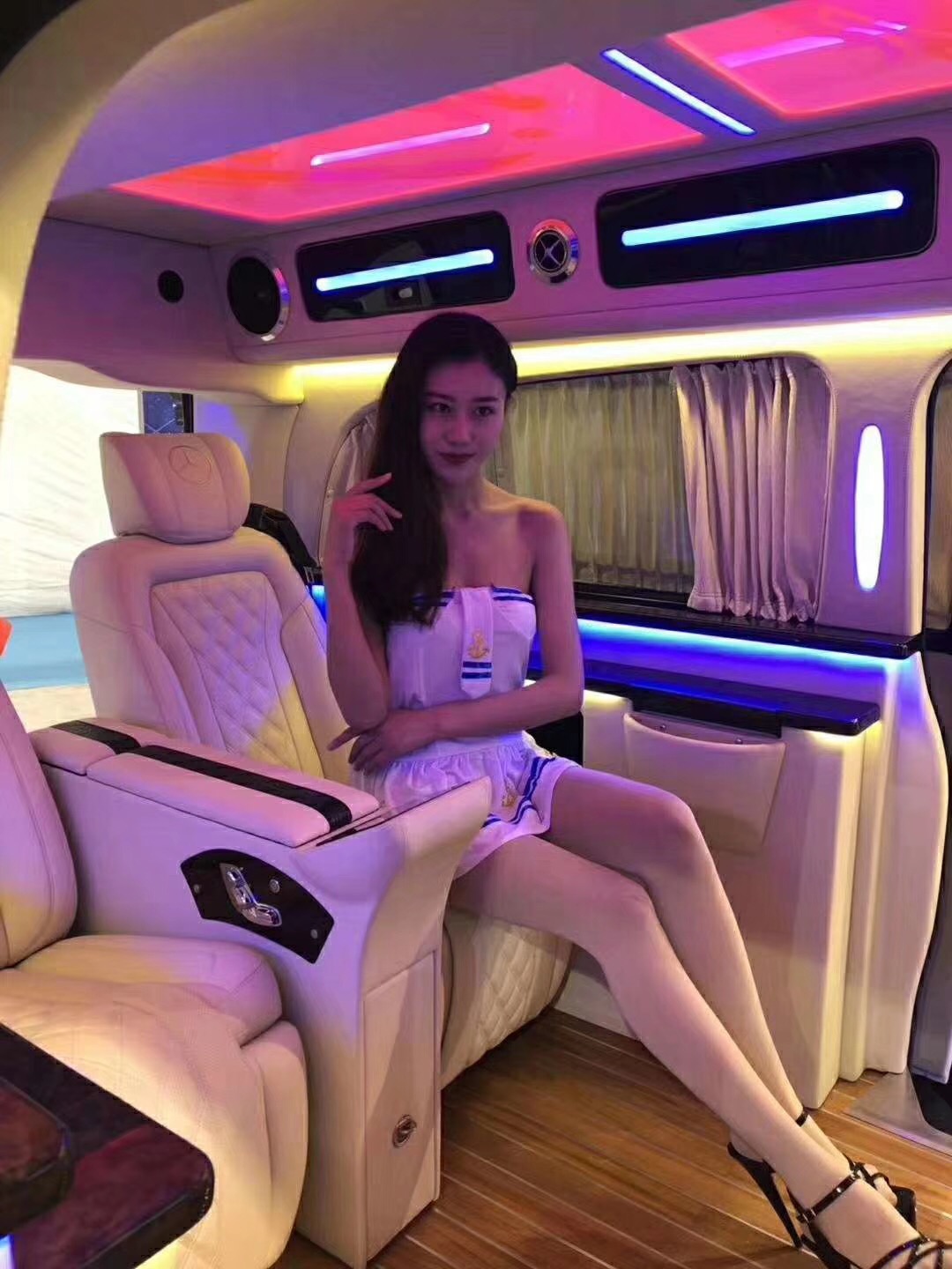 亚洲国产精品尤物YW在线观看:02-07-12-15-17-27W：09,亚洲国产精品尤物，在线欣赏与文化的交融