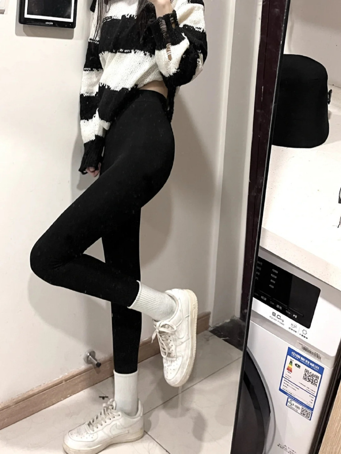 蜜臀久久久久久999草草:05-10-12-20-34-45S：17,蜜臀与时间的交织，一场跨越时空的奇妙邂逅