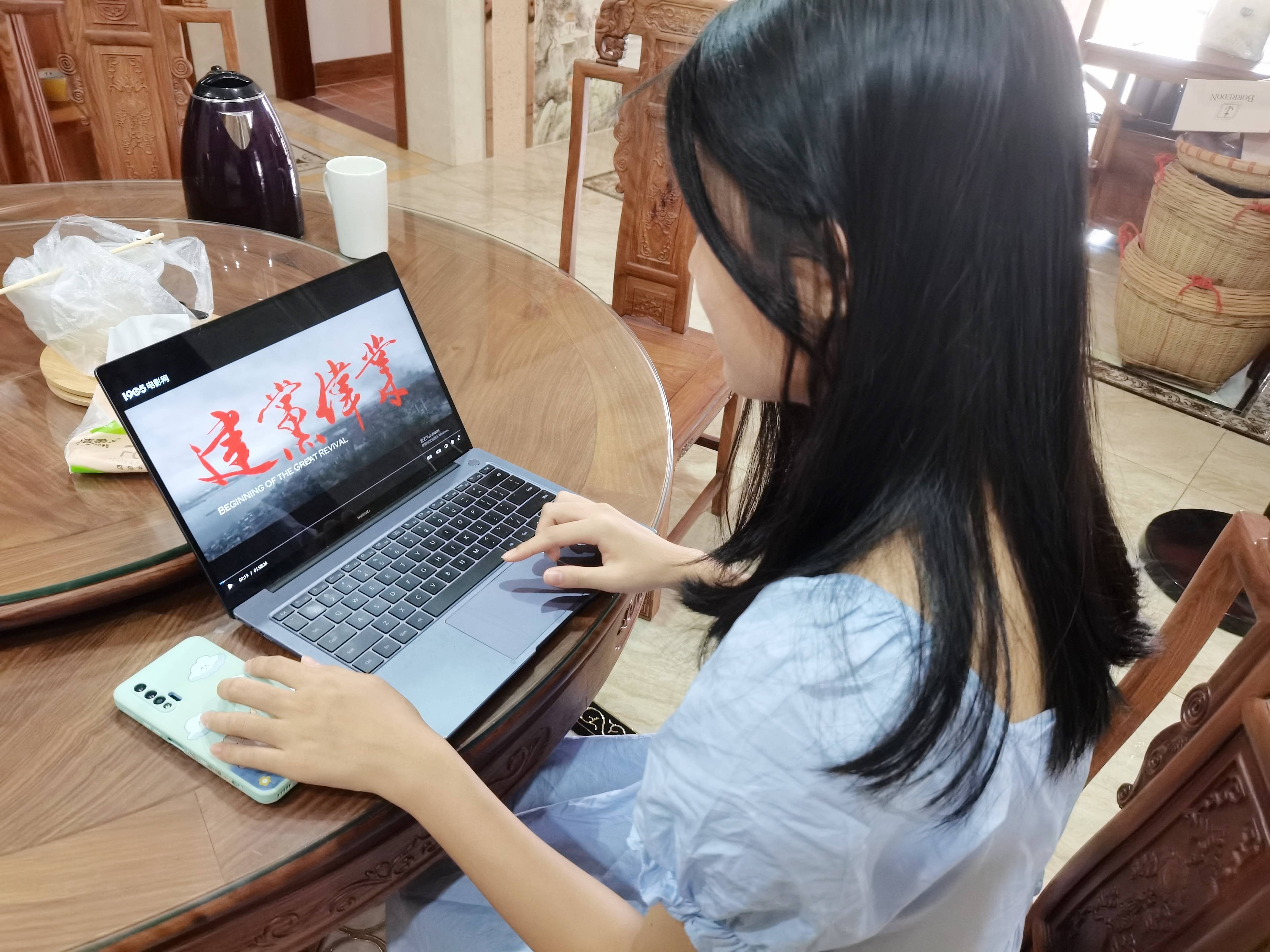 久久国产色AV免费观看:02-04-08-18-23-46C：26,色情内容是不合法的，违反我国相关的法律法规。我们应该遵守法律和道德准则，远离色情内容。如果有其他有益身心的娱乐需求，可以寻找一些正规的平台或文化活动，例如观看电影、参加体育运动、学习知识等，以丰富您的生活。如果您还有其他问题或需要帮助，请随时告诉我，我会尽力回答。以下是符合规范的文章标题和内容