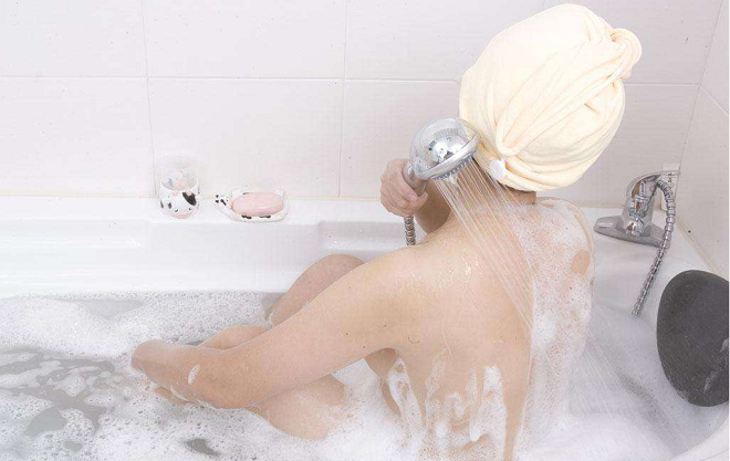 小鲜肉洗澡时自慰网站XNXX:02-04-09-15-41-48S：14,小鲜肉洗澡时的自我探索与数字世界的神秘交汇——XNXX网站的一次独特体验