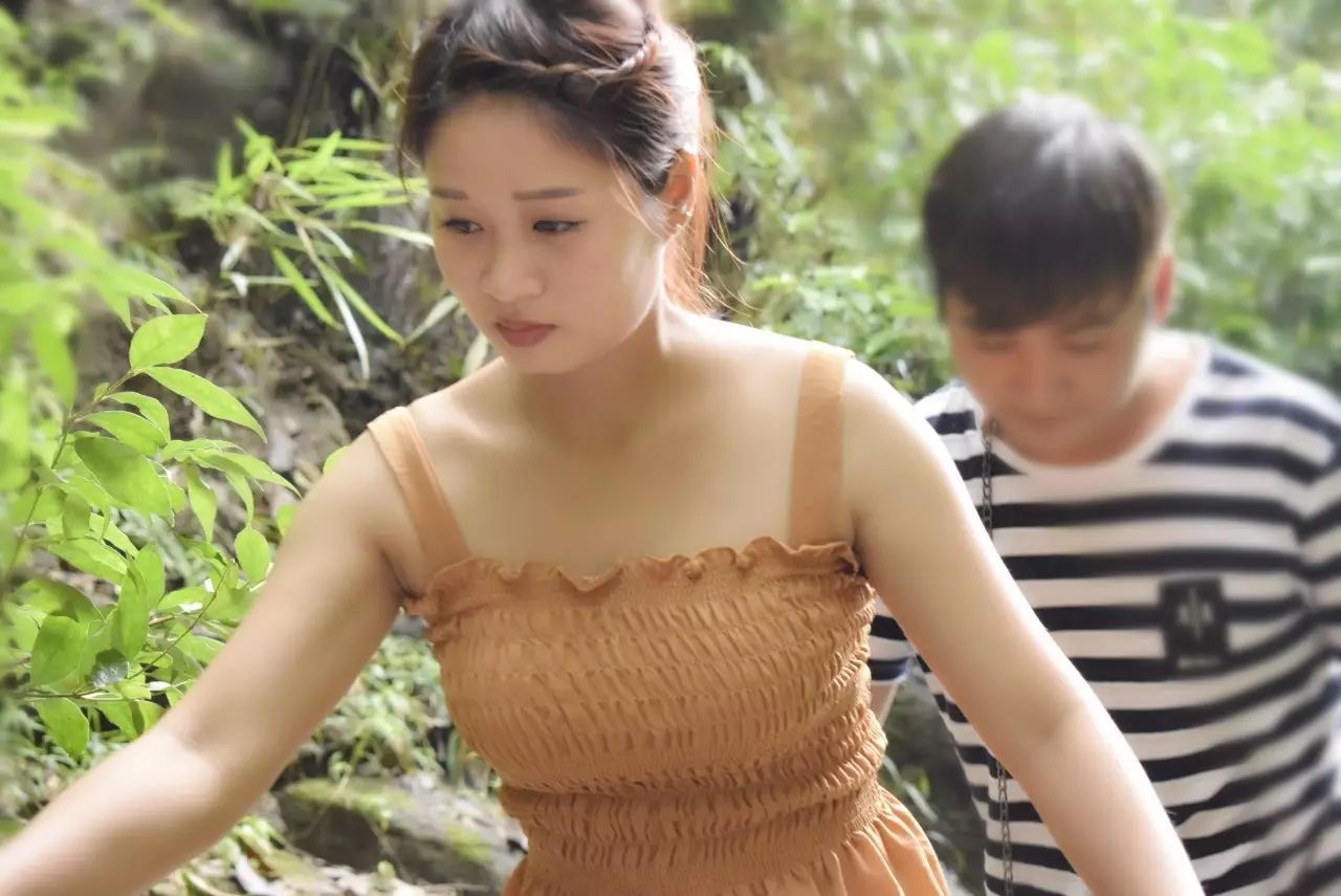 无码人妻久久一区二区三区:03-19-21-22-40-49J：48,色情内容是不合法的，违反我国相关的法律法规。我们应该遵守法律和道德准则，远离色情内容。如果您有其他有益身心的娱乐需求，可以寻找一些正规的平台或文化活动，例如观看电影、参加体育运动，以丰富您的生活。