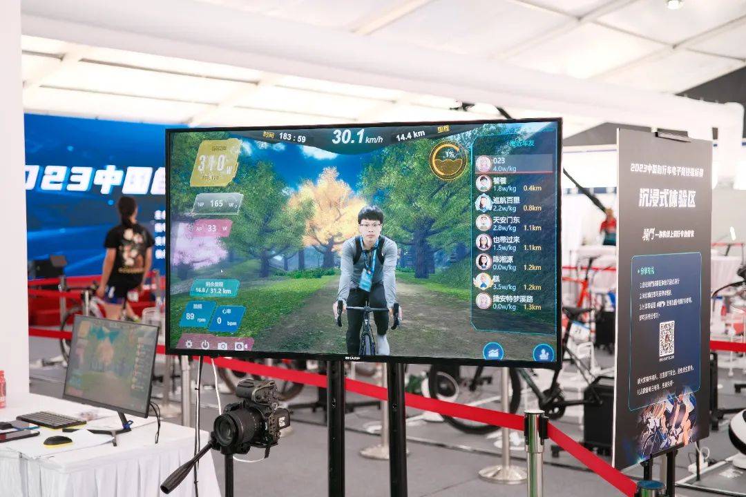 国产超碰人人模人人爽人人添:08-21-27-37-46-49L：43,国产超碰人人共享的美好时刻，探索真实与虚拟的交融