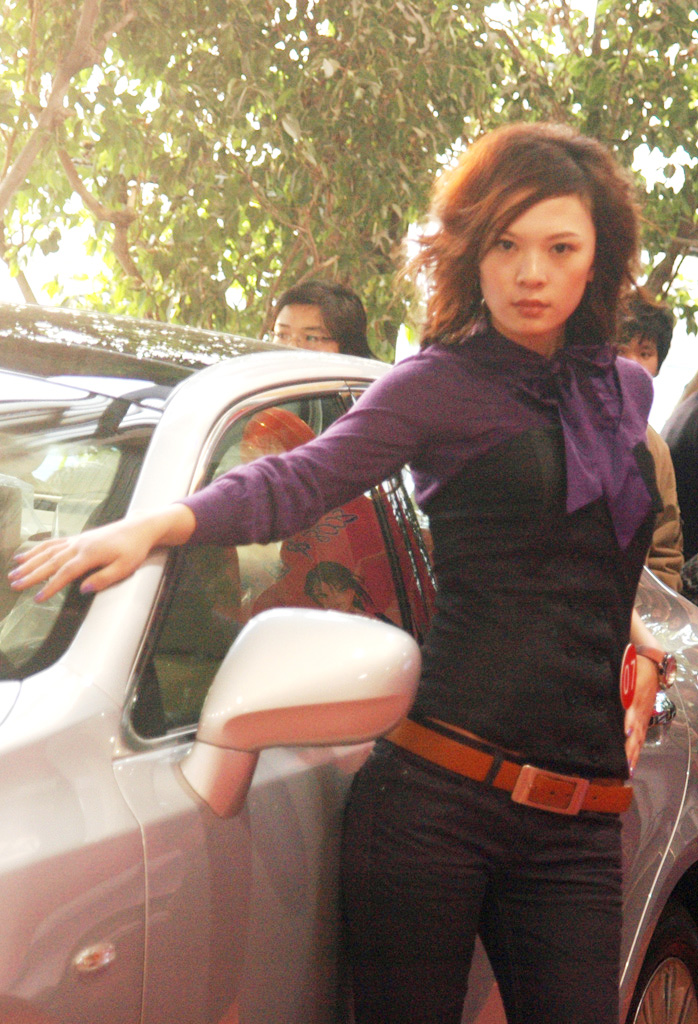 东京热人妻无码一区二区AV:08-09-16-21-23-40Y：03,色情内容是不合法的，违反我国相关的法律法规。我们应该遵守法律和道德准则,远离色情内容。如果您有其他有益身心的娱乐需求,可以寻找一些正规的平台或文化活动,例如观看电影、参加体育运动,以丰富您的生活。