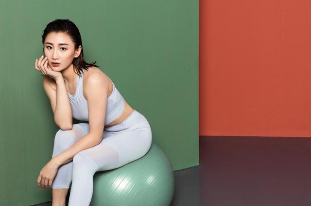 东京热人妻无码一区二区AV:08-09-16-21-23-40Y：03,色情内容是不合法的，违反我国相关的法律法规。我们应该遵守法律和道德准则,远离色情内容。如果您有其他有益身心的娱乐需求,可以寻找一些正规的平台或文化活动,例如观看电影、参加体育运动,以丰富您的生活。