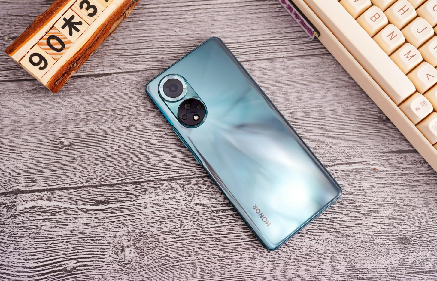 97精品国产手机:02-11-13-14-19-38S：27,探究97精品国产手机，从型号到特色功能的深度解析