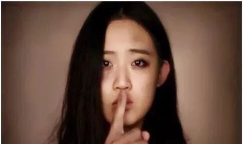 免费女人18毛片a毛片视频:06-20-29-30-33-41H：25,色情内容是不合法的，违反我国相关的法律法规。我们应该遵守法律和道德准则，远离色情内容。如果您有其他有益身心的娱乐需求，可以寻找一些正规的平台或文化活动，例如观看电影、参加体育运动，以丰富您的生活。