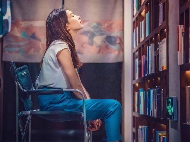 免费女人18毛片a毛片视频:06-20-29-30-33-41H：25,色情内容是不合法的，违反我国相关的法律法规。我们应该遵守法律和道德准则，远离色情内容。如果您有其他有益身心的娱乐需求，可以寻找一些正规的平台或文化活动，例如观看电影、参加体育运动，以丰富您的生活。